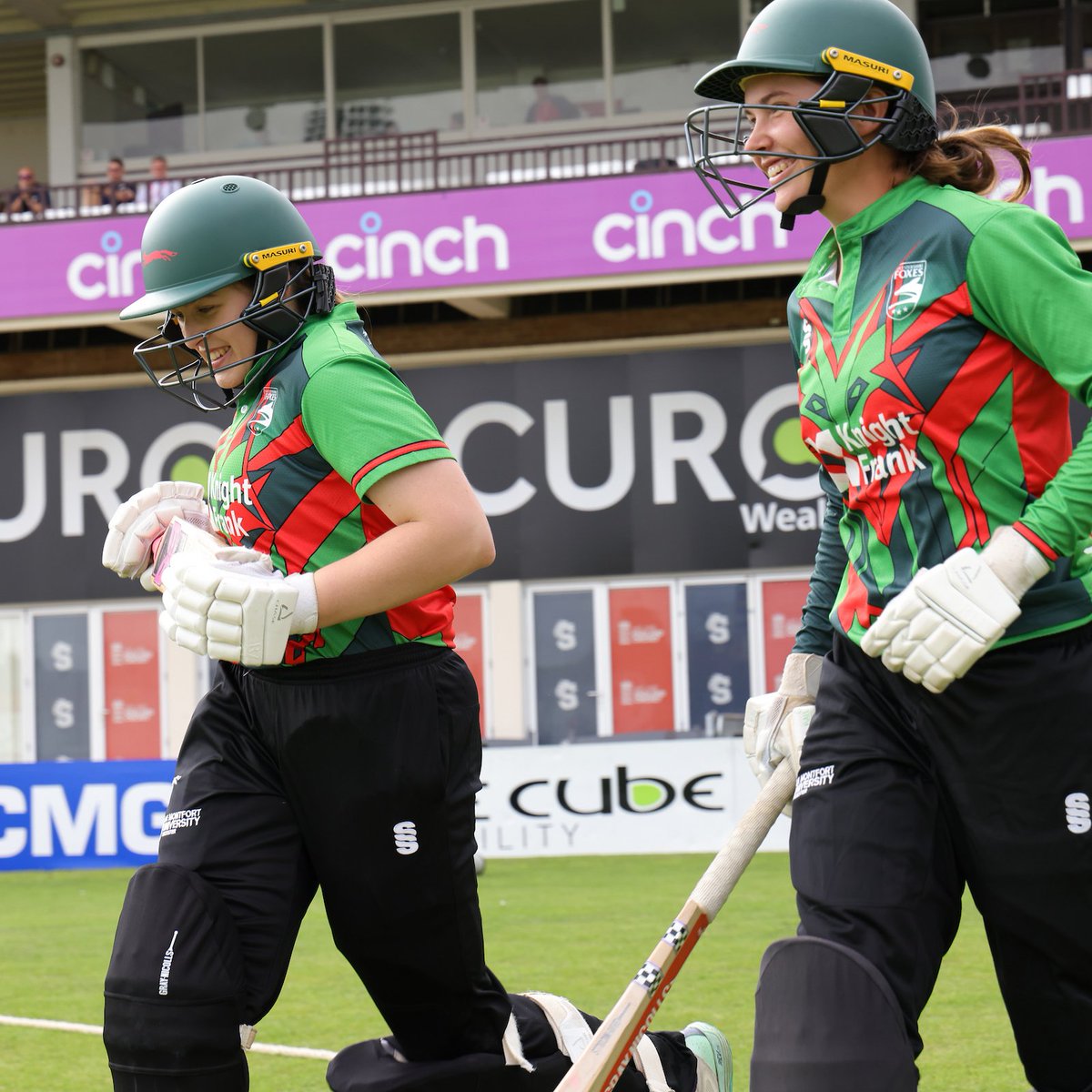 leicswomenccc's tweet image. A ๐๐๐ฆ๐ง start. ๐จ
Brooker (8*) and Sweet (8*) both pick up two boundaries apiece in the opening couple of overs as we start strongly. ๐ช
Watch Live: ๐ foxeslccc.com/Middlesex-Live
LEI 16/0 (2)
#Foxes๐ฆ