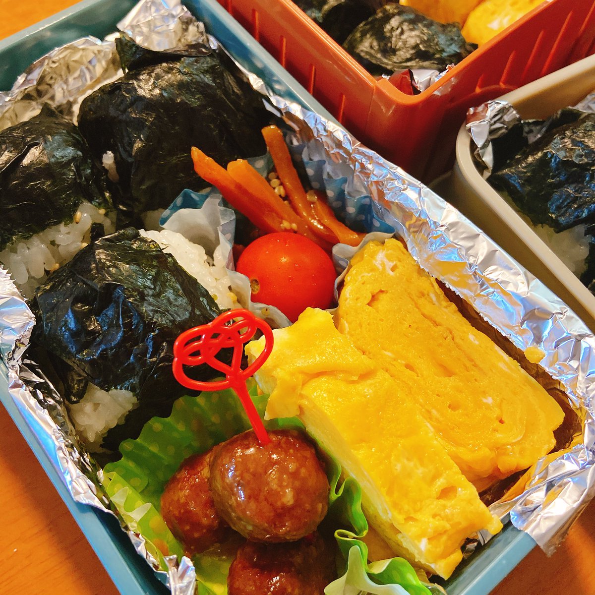 kurokurohq's tweet image. 近所の🎆に誘われたので夕飯をお弁当にしてみた🍙