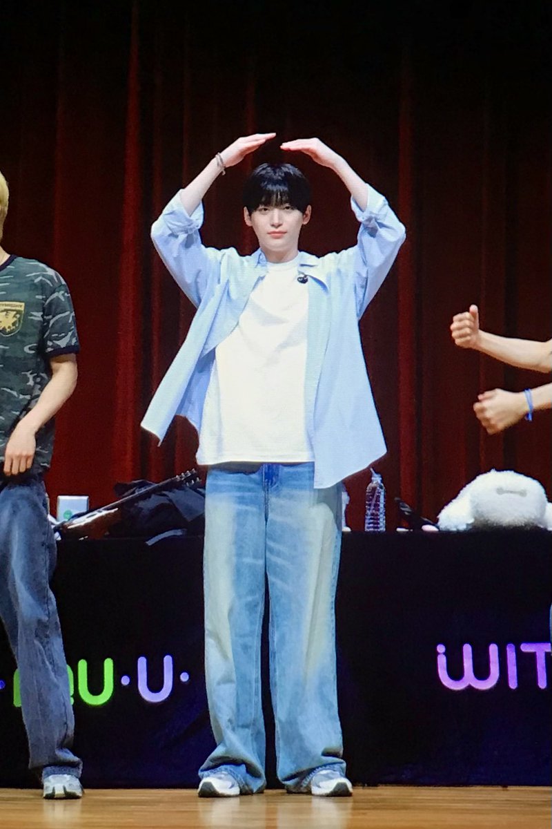 neverdone205's tweet image. 250726 withmuu 

🙆🏻🙆🏻🙆🏻

#크래비티 #정모