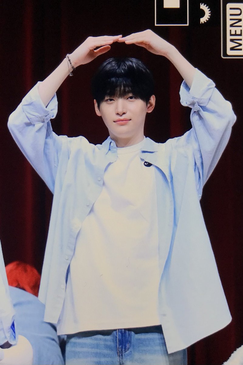 neverdone205's tweet image. 250726 withmuu 

🙆🏻🙆🏻🙆🏻

#크래비티 #정모