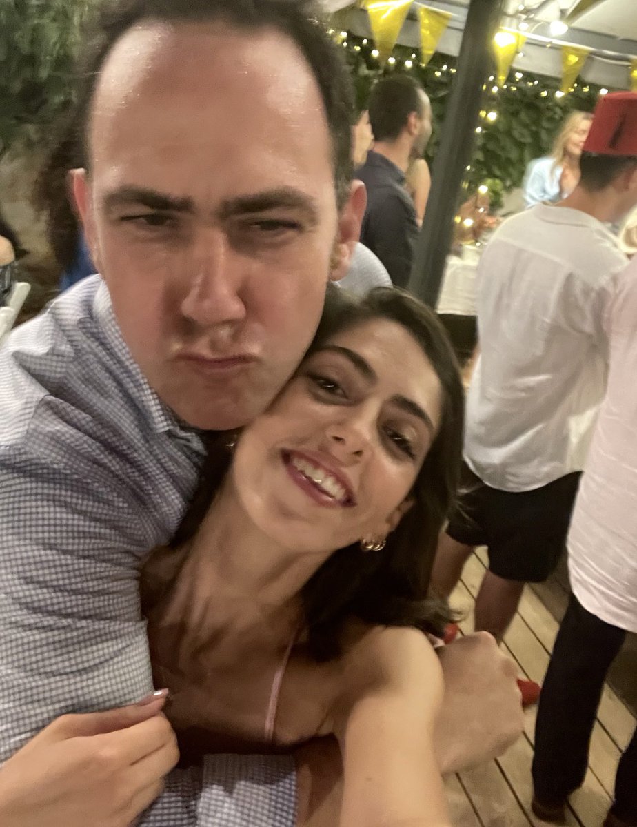 אשמח שתקראו: 
כל החברים שלי מכירים את יוני, הדוד שלי. הדוד המצחיק, הכיפי, שחי את החיים. המנטור שאני מעריצה מאז שאני ילדה. זה שלימד אותי שאת החיים צריך לחיות במלואם, כחגיגה גדולה של אהבה וטוב. 
כבר עשרים שנה שיוני נלחם במלחמה שקטה ועיקשת- מחלת לב קשה שלא מרפה ממנו>>>