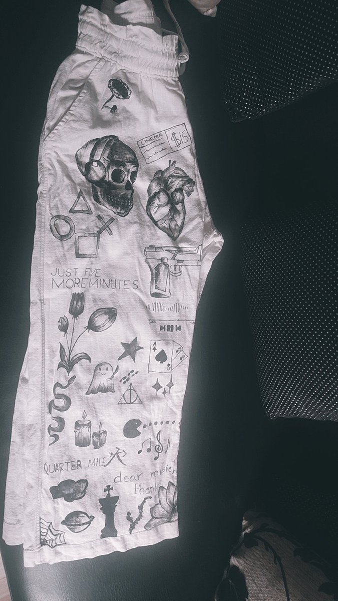IqraThePoet's tweet image. I doodled on my trousers and it went really good!