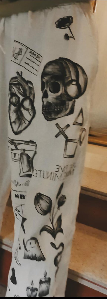 IqraThePoet's tweet image. I doodled on my trousers and it went really good!