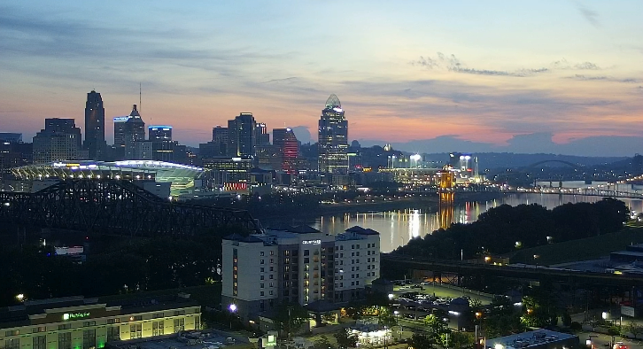 TeraBlake's tweet image. Good MUGGY Morning, friends! Happy Weekend!
I am back filling in for thee @local12paul today & tomorrow. Join for all the steamy & potentially stormy details on @Local12 until 10am!