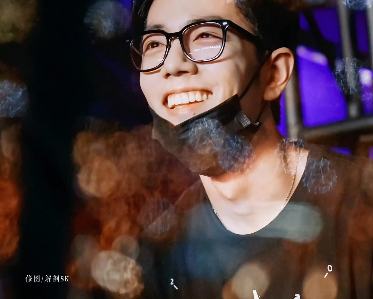 XZFCTH1005's tweet image. 2025.07.26
ภาพสายตาและรอยยิ้มที่มีความสุขของเซียวจ้าน ที่วันนั้นแปลงร่างจาก Megastar กลายเป็นแฟนคลับท่านนึง ได้ไปดูคอนเสิร์ตของนักร้องในดวงใจคุณ Stefanie Sun
และก็ถูกเจ้าของคอนเสิร์ตพูดถึงบนเวทีด้วย 🤭
ขอบคุณที่มาแบ่งปันโมเมนต์นี้กับพวกเรา พวกเรามีความสุขมาก…