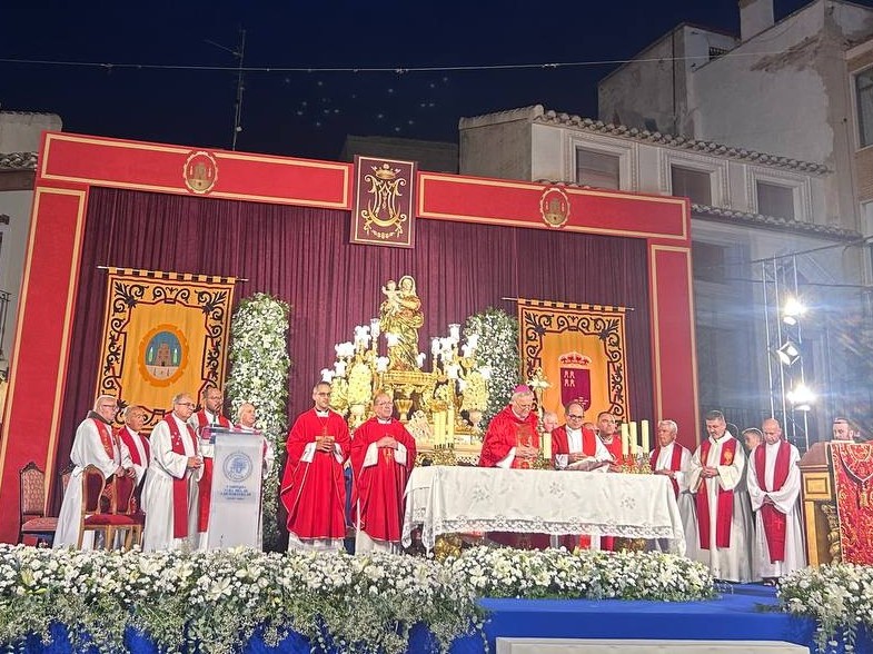 Pascual_SH's tweet image. Da comienzo el Año Jubilar por la celebración del tricentenario de la llegada de la Virgen de las Maravillas desde Nápoles a Cehegín y la celebración del centenario de su coronación pontificia.

Se comenzó con el traslado de la patrona de #Cehegín desde el convento de San Esteban…