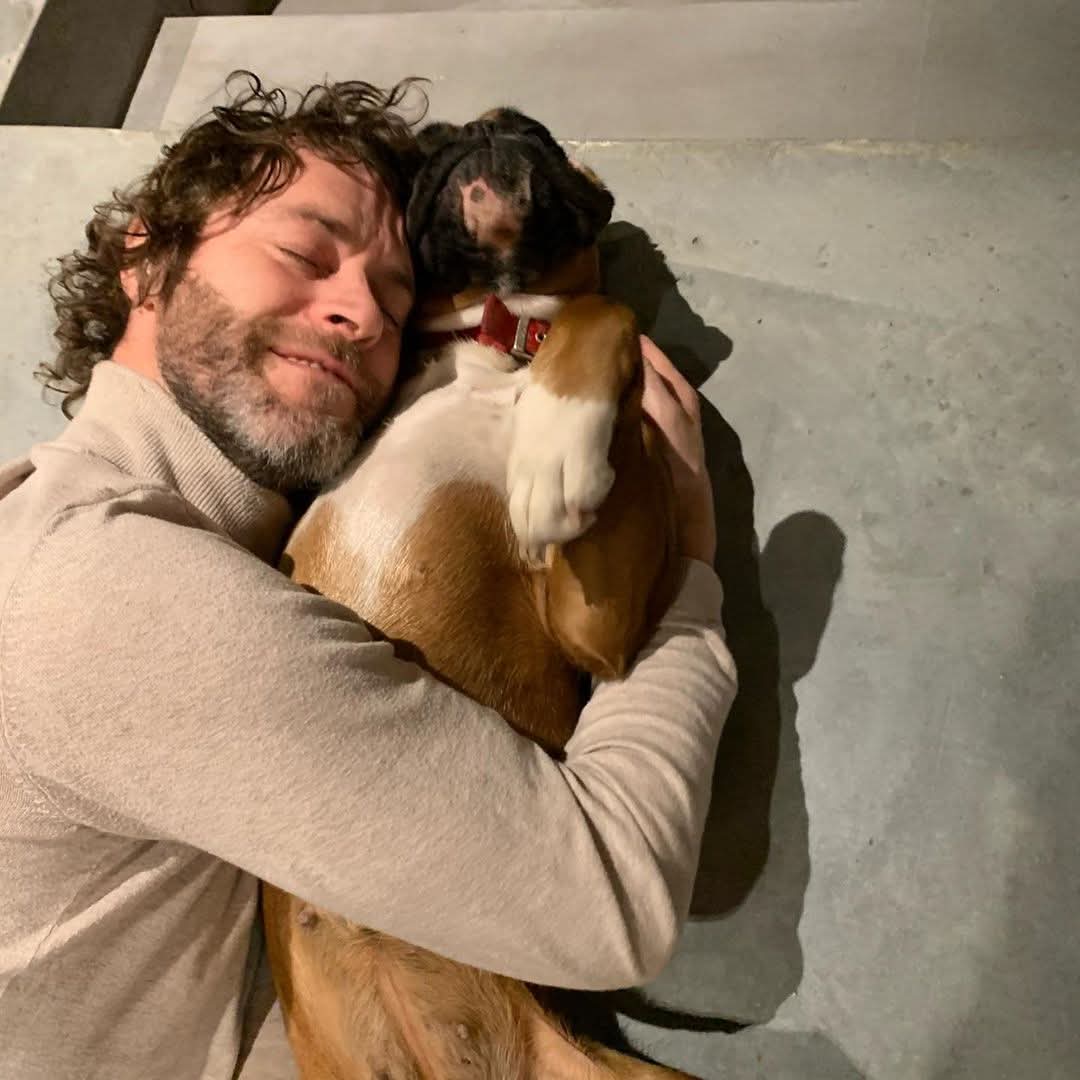 #NationalDogPhotographyDay #🐕 #flashback #throwback #lookatus #HowardDonald 

daysoftheyear.com/days/national-…

#📸2019 facebook.com/share/1CvDrz6k…
