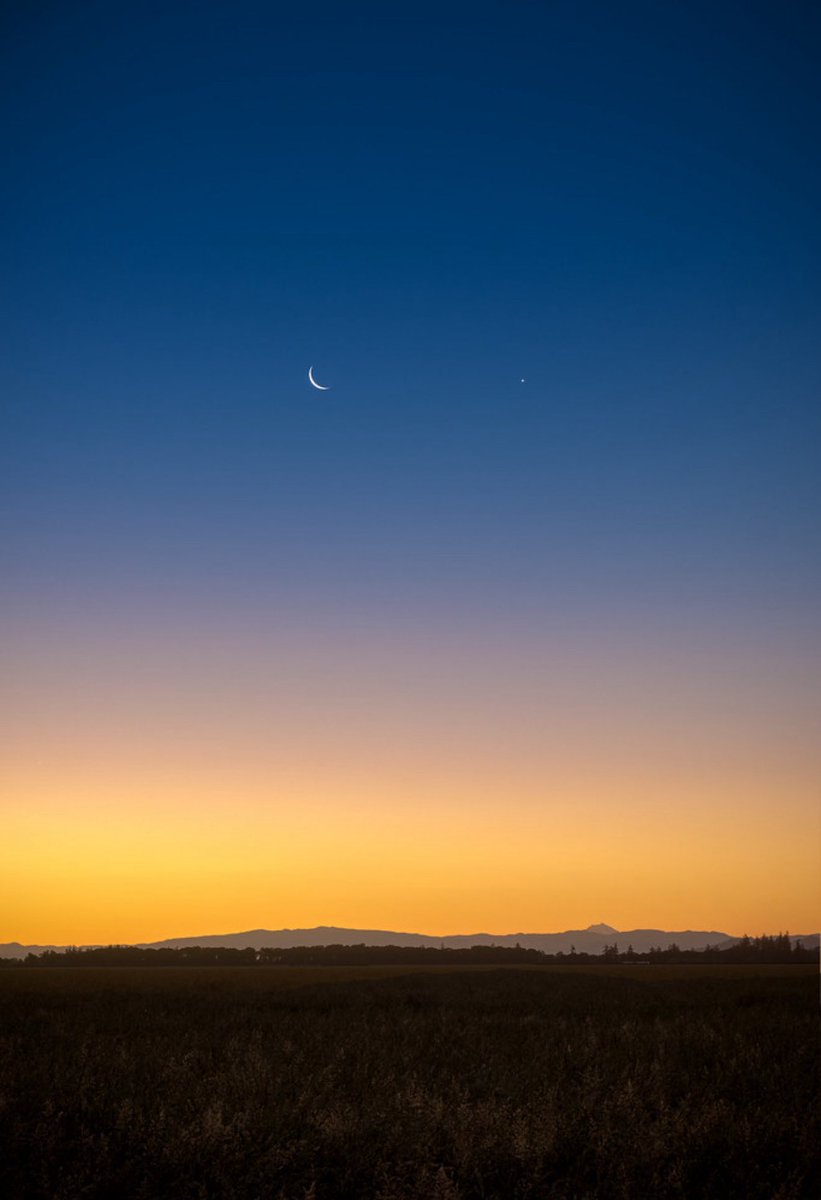 Kalbinin rengine benzeyen bir gökyüzü bulduğunda, orada bir süre sessiz kal.