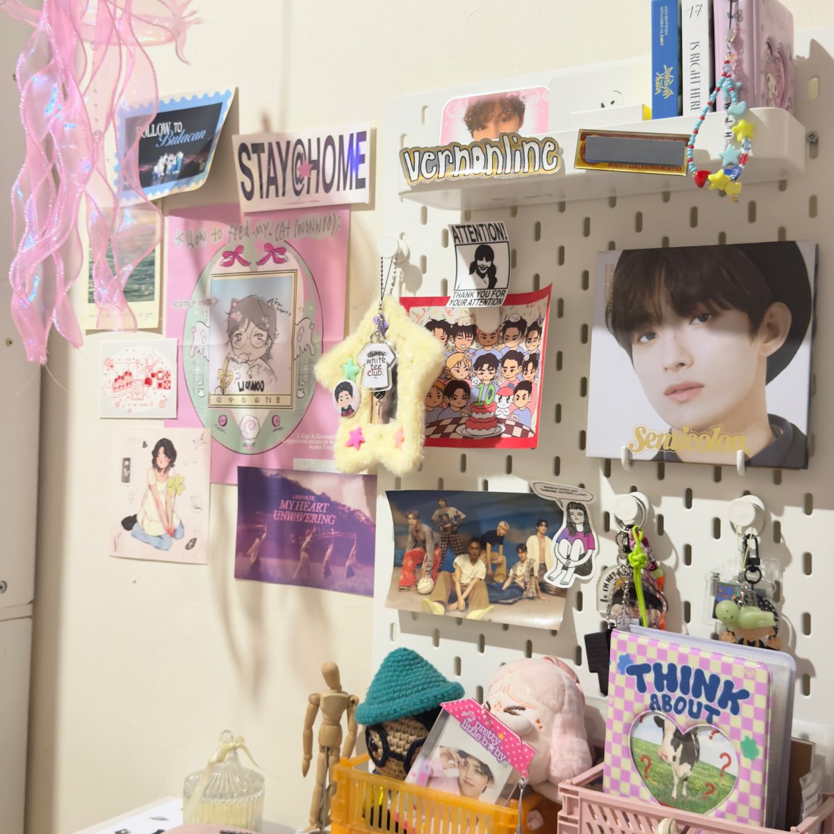 fleurssants's tweet image. i love this little corner of mine 💘