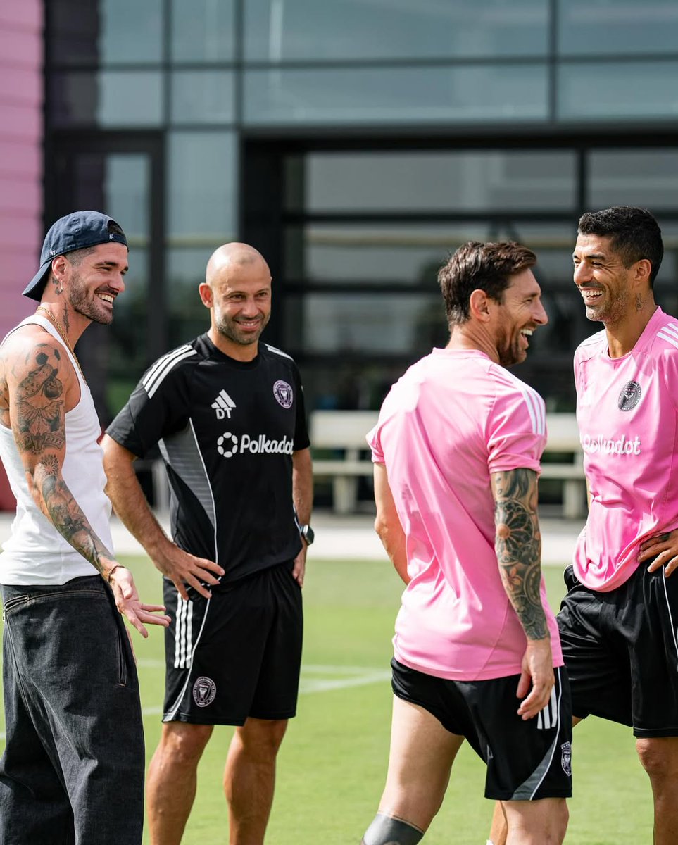 MrOnile_'s tweet image. An iconic reunion in the MLS 💕 🇺🇸 

#Onile #InterMiami