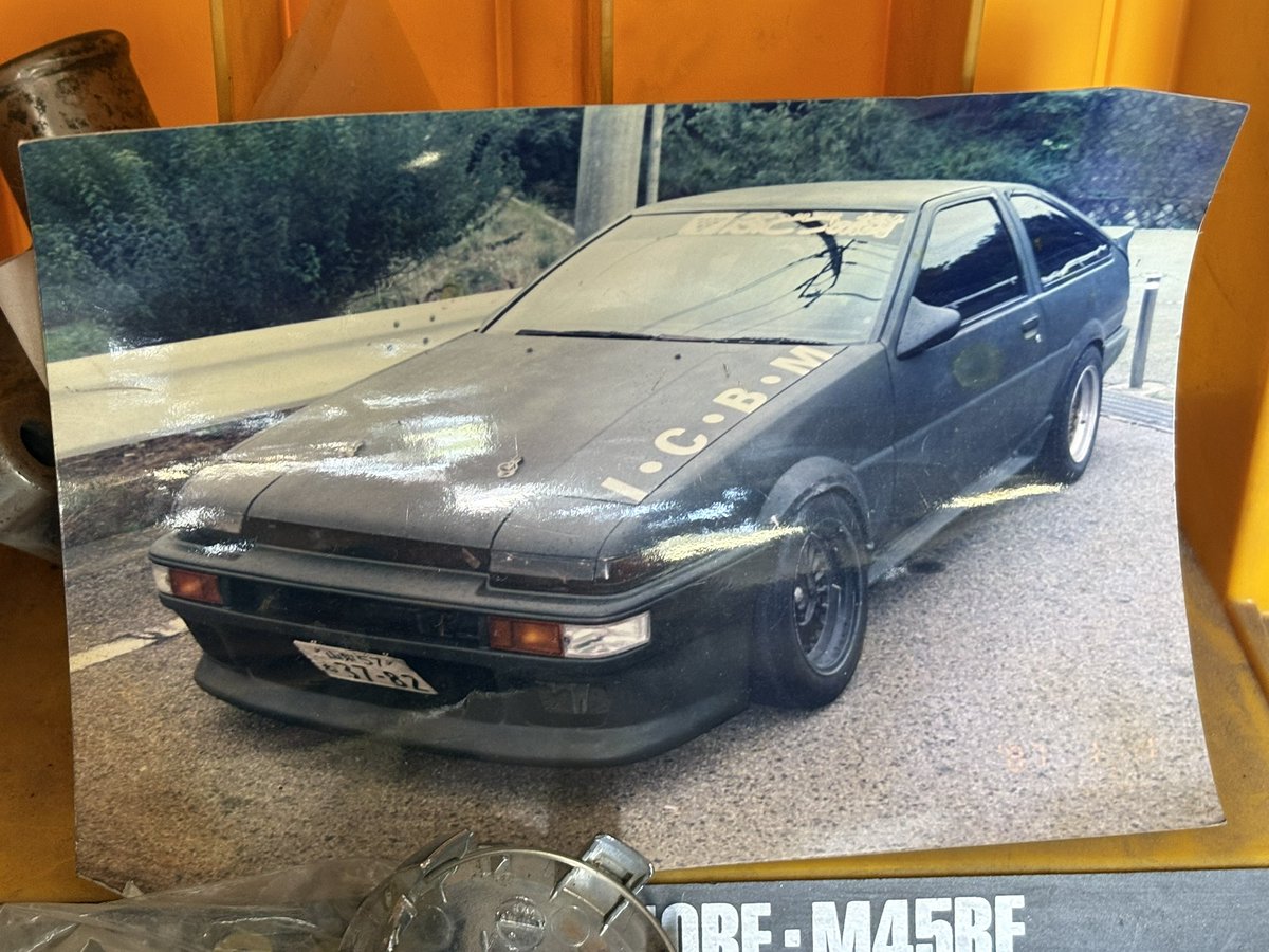 todo80sx's tweet image. ぶどうの樹で店長から超貴重な180の3分割ハネの当時のアルバム見せて貰った！！
流石に痺れた…
