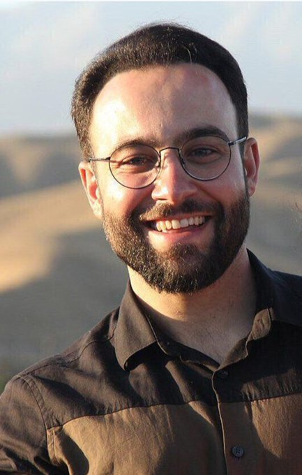 naghshej's tweet image. این عقب مونده ی کندذهن (محمدرضا جلائی پور) که زبونش همیشه بیرونه و نمیتونه آب دهنش رو جمع کنه، به واسطه پدر جلادش با تقلب در کنکور رتبه آورد و الان شده منشا نابودی ایران به واسطه رسوب میلیونها افغانی! اسم جلائی پورها رو در فردای آزادی ایران فراموش نکنید.
#اخراج_افغانی_مطالبه_ملی