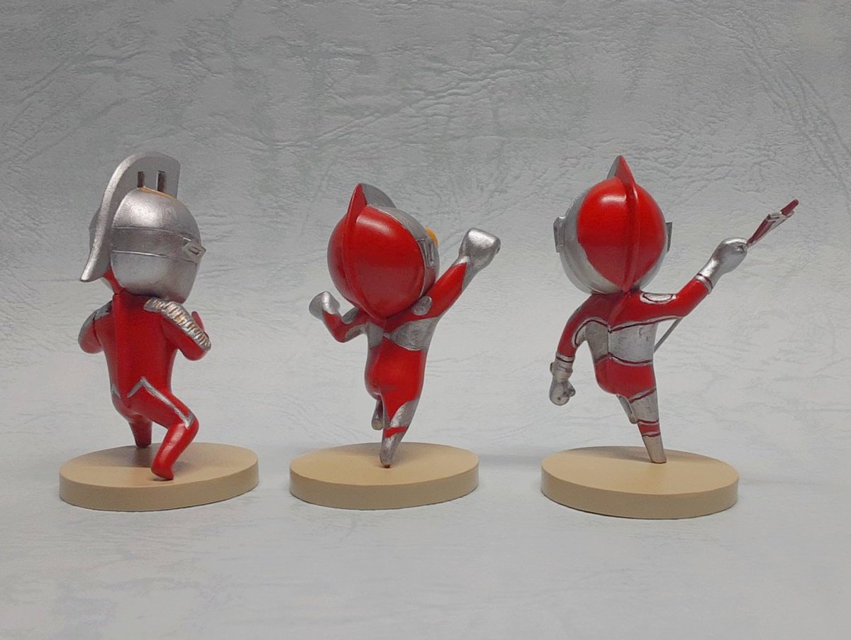 kyon0828's tweet image. #WF2025夏
6-21-09「タペタムスカルプト」
【新】ウルトラデフォルメ 初代セット
¥10,000
全高:約70mm
パーツ数:14点
※3体セット・ベース付属
(未塗装・未組立、レジンキャストキット)
(デフォルメデザイン:まじろさん @Lion_Saniwa)
塗装見本が完成しました! ぜひ見にきてください!🦈
#WF2025S