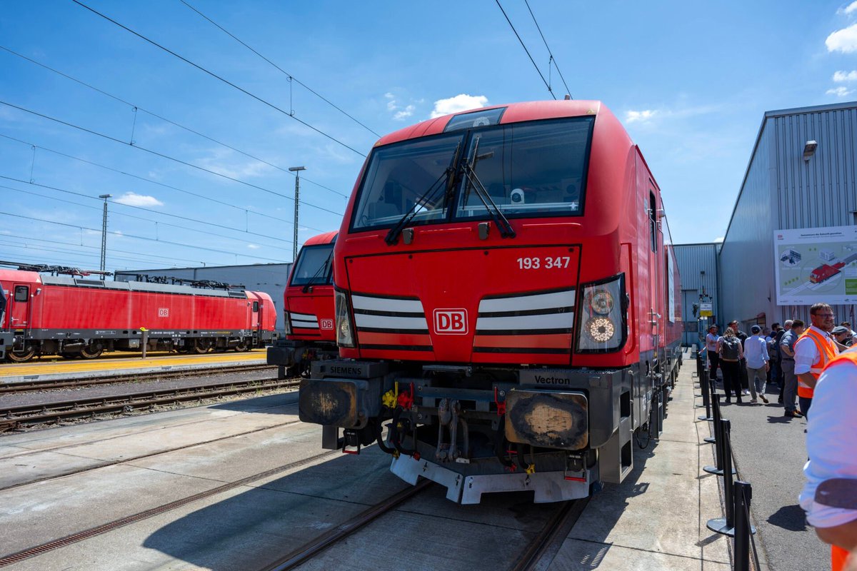 kripp_m's tweet image. 🇩🇪〽️ DB Cargo droht Kahlschlag – Bis zu 8000 Arbeitsplätze betroffen
Die Güterverkehrstochter der Deutschen Bahn, DB Cargo, denkt nach Informationen des Handelsblattsdarüber nach, ihren sogenannten Einzelwagenverkehr größtenteils einzustellen. Diese Sparte spielt eine…