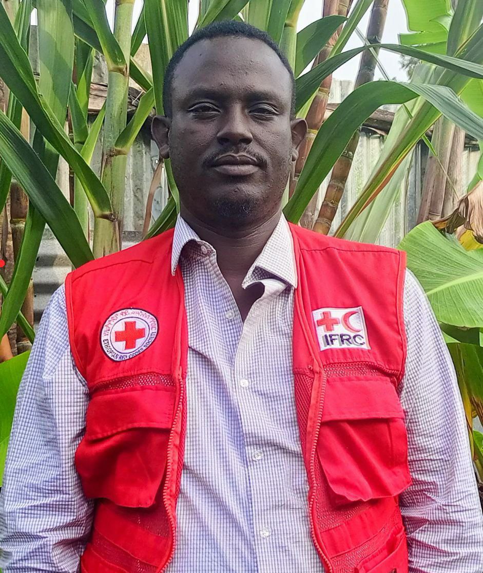 EthioRedCross's tweet image. The #ERCS provided daily necessities to those affected by the #landslide in #SouthAri, Komer community.
Regional branches have shown their solidarity by providing the first round of non-food aid to those affected by the landslide .
Website: redcrosseth.org