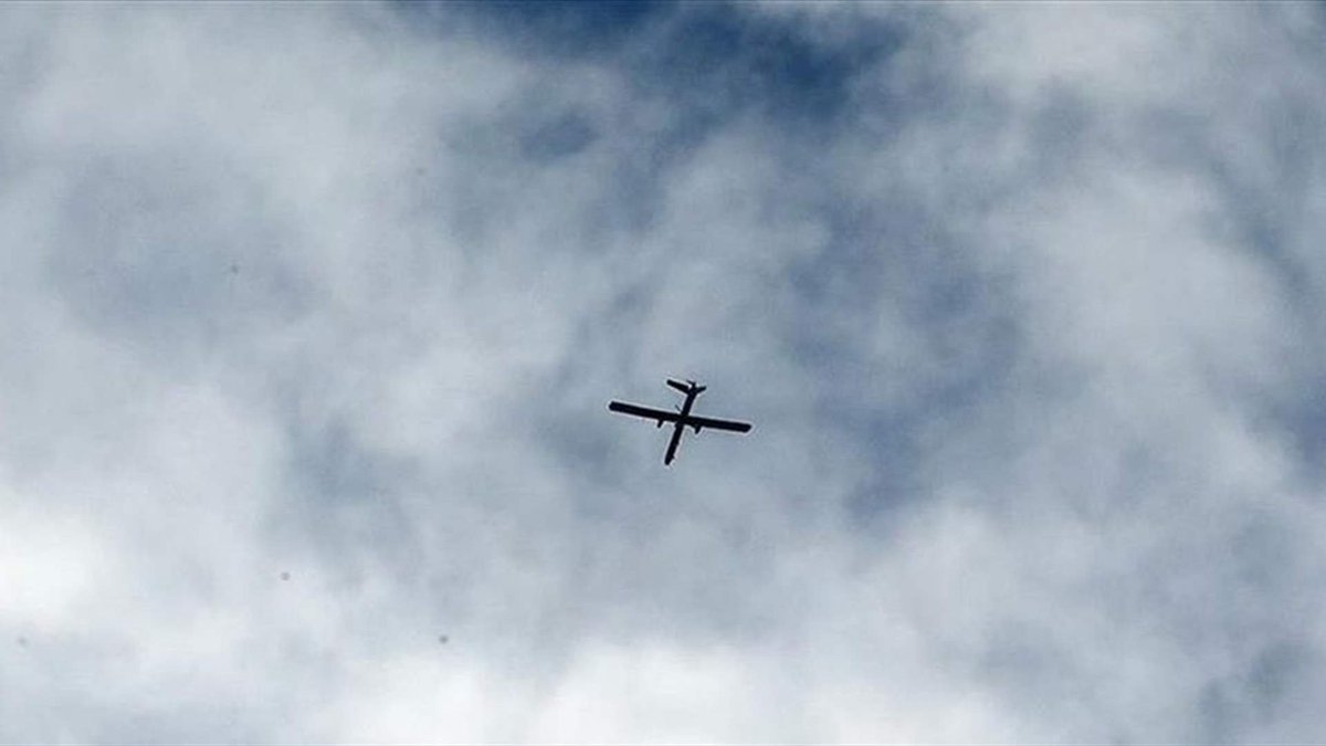 ObserveLebanon's tweet image. 🚨 An Israeli airstrike on the Touairi–Srifa road in South Lebanon's Tyre district has resulted in one fatality, as confirmed by Lebanon's Health Ministry. #Israel #Lebanon #Tyre #BREAKING #BreakingNews #News