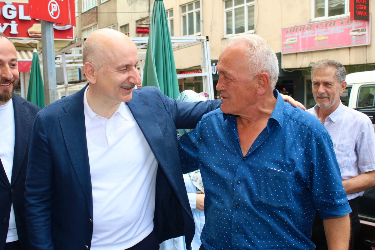 akaraismailoglu's tweet image. Vakfıkebir İlçe Başkanlığımızı ziyaret ederek kıymetli dava arkadaşlarımızla bir araya geldik.
Esnaf ve vatandaşlarımızın teveccühü, teşkilatımızın en büyük başarısıdır.
Rehavete kapılmadan, yorulmadan, mola almadan milletimiz için çalışmaya devam edeceğiz.
📍Trabzon