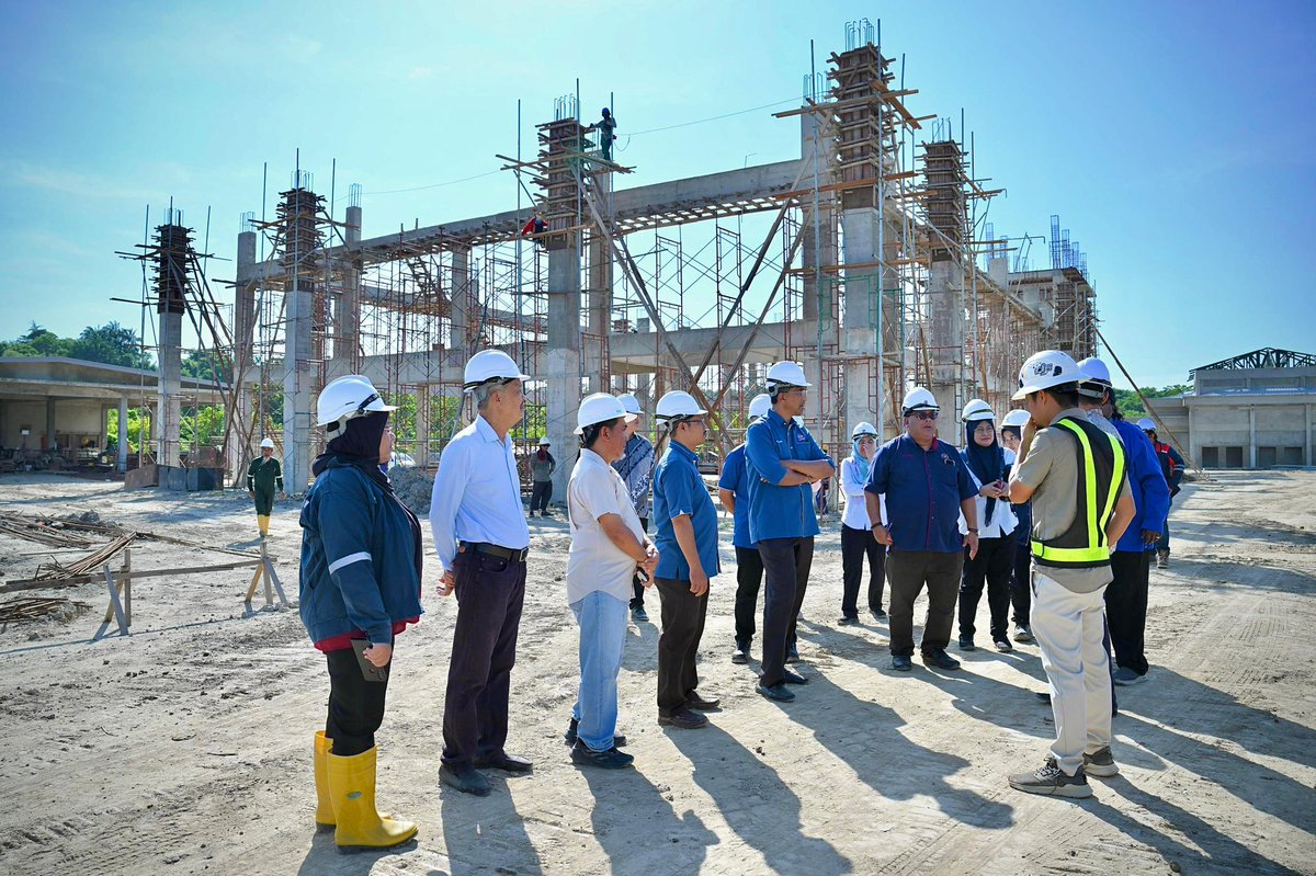 𝐋𝐀𝐖𝐀𝐓𝐀𝐍 𝐊𝐄𝐑𝐉𝐀 𝐑𝐀𝐒𝐌𝐈 𝐓𝐈𝐌𝐁𝐀𝐋𝐀𝐍 𝐊𝐄𝐓𝐔𝐀 𝐒𝐄𝐓𝐈𝐀𝐔𝐒𝐀𝐇𝐀 𝐊𝐀𝐍𝐀𝐍 𝐊𝐄 𝐓𝐀𝐏𝐀𝐊 𝐏𝐑𝐎𝐉𝐄𝐊 𝐏𝐄𝐌𝐁𝐈𝐍𝐀𝐀𝐍 𝐒𝐄𝐊𝐎𝐋𝐀𝐇 𝐌𝐄𝐍𝐄𝐍𝐆𝐀𝐇 𝐀𝐆𝐀𝐌𝐀 𝐌𝐀𝐈𝐖𝐏

LABUAN, 26 Julai 2025 - YBhg. Datuk Abd Shukor bin Mahmood, Timbalan Ketua