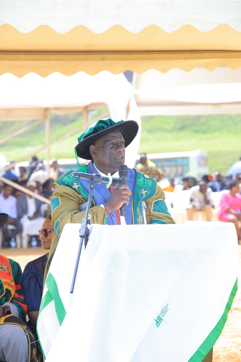 kiuvarsity's tweet image. "Education is not just about what you know, but what you do with what you know."
Hon. Michael Mawanda, Chairperson of the University Council
#KIU25thAnniversary
#KIU31stGrad