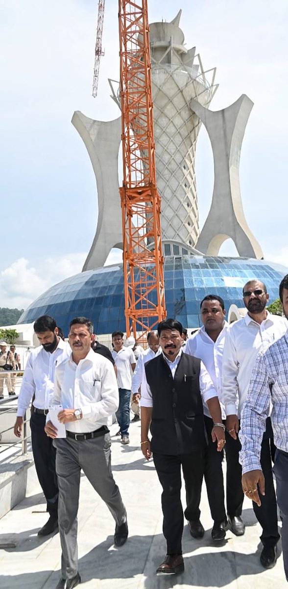 ATULBORA2's tweet image. To honor the brave martyrs of the historic Assam Movement, the State Govt under the visionary leadership of Hon’ble CM Dr. @himantabiswa is nearing completion of the Swahid Smarak Kshetra & Udyan at Pachim Boragaon, Guwahati.
Today, along with an AASU delegation, I inspected the…