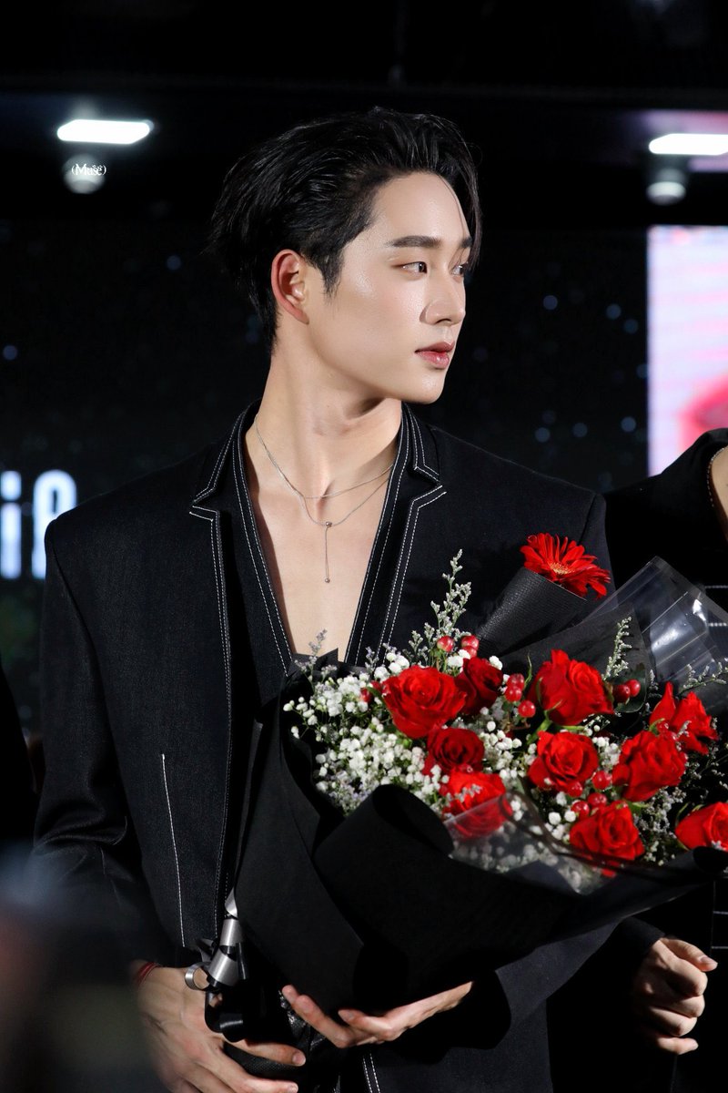 ╲      สวยจริง.
                 𖤐 ˗ˏˋ꒰❤️꒱ˎˊ˗