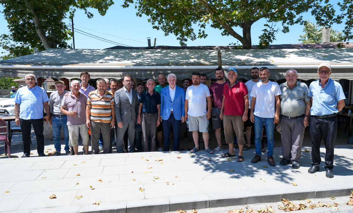 TC_istanbul's tweet image. Valimiz Davut Gül, Silivri ilçe ziyareti kapsamında Seymen Mahallesi ziyaretinde esnaf ve vatandaşlarla bir araya geldi. 

Vali Gül, esnaf ve vatandaşlarımızla sohbet ederek hatıra fotoğrafı çektirdi.

@gul_davut

📍#Silivri