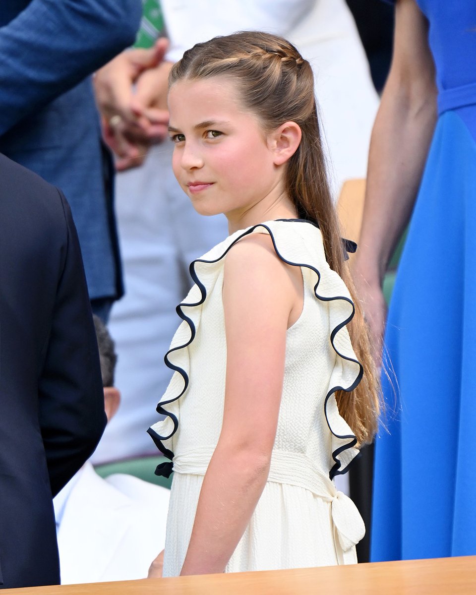 BillyDouglass7's tweet image. #PrincessCharlotte is a wonderful little girl who is already an icon and will be the future Princess Royal when she grows up.馃憫馃挒馃挏
