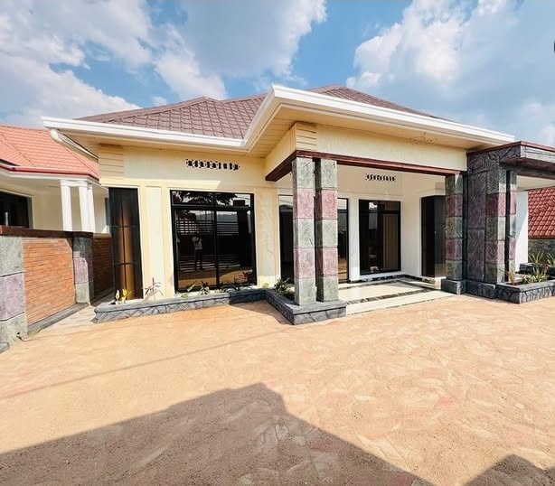 umujam01's tweet image. Hello Dear
Ushaka Gukodesha cg kugura Inzu,apartment Nziza muri Kigali, kugiciro cyiza .watuvugisha /text 0726860827. Kagarama, Gahanga,kibagabaga, remora kimironko ,Rebero.....