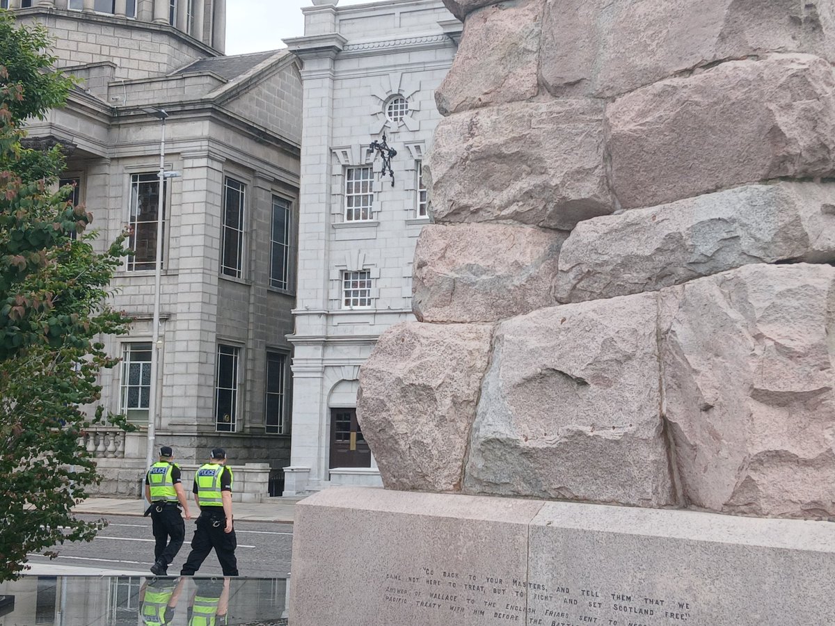 joshpizpom's tweet image. Here in Aberdeen, ahead of large anti-Trump protests this afternoon.
The city centre is full of police officers.
@heraldscotland