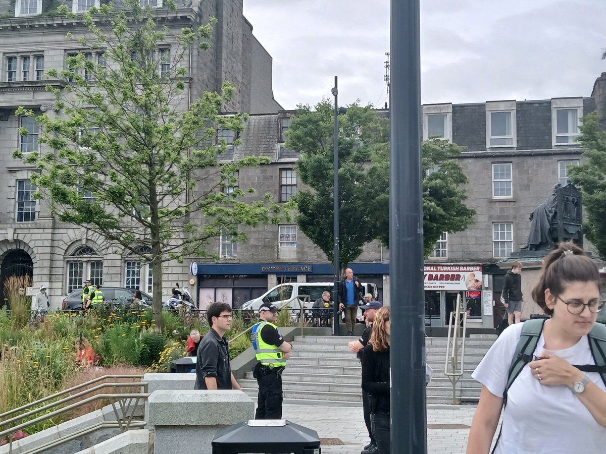 joshpizpom's tweet image. Here in Aberdeen, ahead of large anti-Trump protests this afternoon.
The city centre is full of police officers.
@heraldscotland