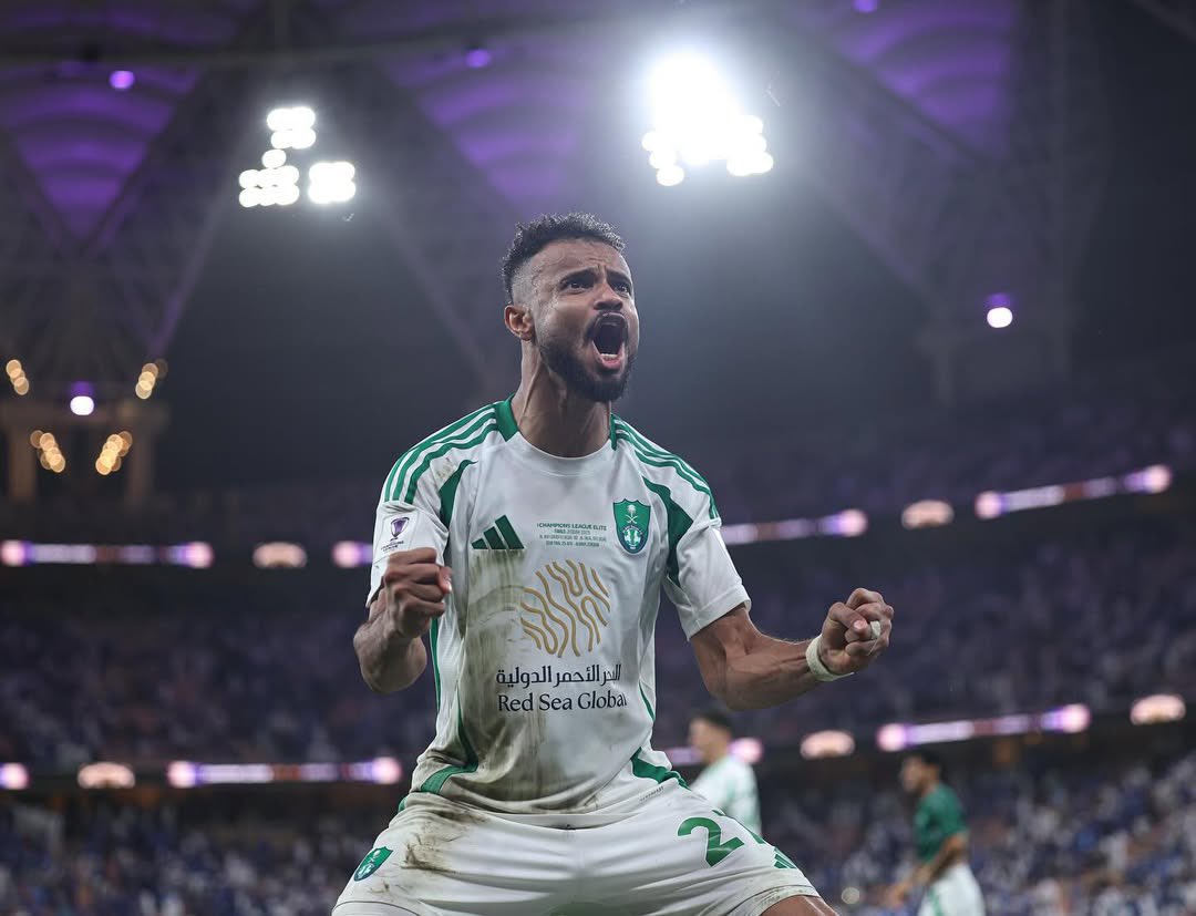 🚨 علي مجرشي وبعد دخوله الفترة الحرة، تلقى عرضًا مغريًا من نادٍ عاصمي يتضمن راتبًا أعلى، وسيارة، وفيلا ، ورغم ذلك.. فضّل البقاء في الأهلي ، وفاء يُقدّر 💚🤍