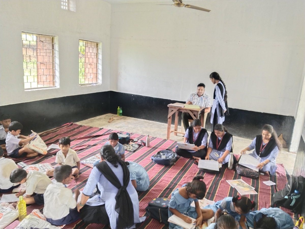 AngulDiet's tweet image. 🎯 Internship for prospective teachers at DIET Angul is in full swing!
🌟 Innovative classroom transactions &amp;amp; creative TLMs are stealing the spotlight.
🧘‍♂️ The day began with energizing yoga &amp;amp; drill – a beautiful start!
#DIETAngul #TeacherTraining #InnovativeLearning