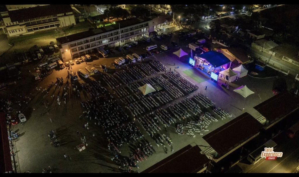 mediablastnet's tweet image. What a move of the Spirit! π₯π₯ 3,210 people joyfully gave their hearts to the Lord, and thousands more gathered at the iconic Kumasi Jubilee Park for Total Experience Kumasi, hosted by Strategic Group 4 of CE Accra Ghana π¬π Zone.