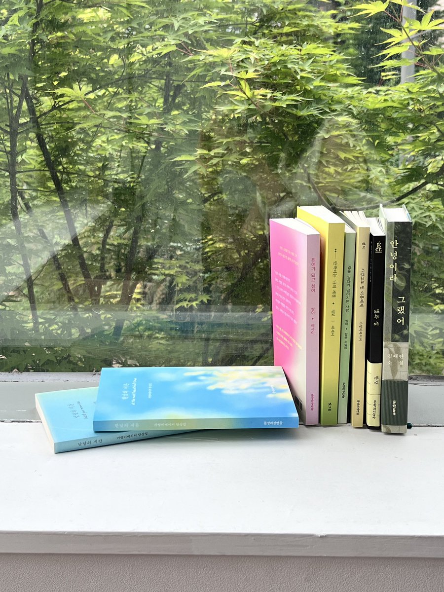 sentence_scenes's tweet image. 도서전 포상휴가 다녀온 브이로그...🍀
책 말고 좀 쉬고 싶다면서 파주 출판단지 옆에서 쉬는 사람, 책 7권 채워 챙겨간 사람의 1박2일.
youtu.be/QexFB_dXCys?si…