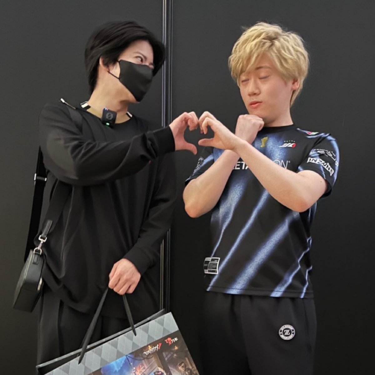 satomimi__'s tweet image. 第五人格7周年イベント
ご招待してもらいました😚
フォトスポットとか沢山あったし、盛り上がってて会場の熱気もすごかったよ🥺
ZETAのはめつ君と一緒に動画と写真撮ったんだけど、急に変なポーズして笑わせてくるのやめてほしいw
この後20時30分から重大告知配信も!
よろしくう!
#第五人格
