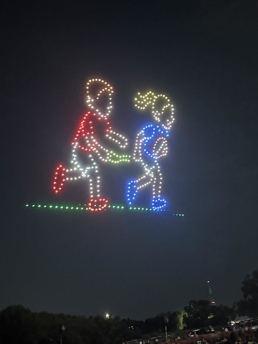 Shout out to the <a href="/ProFootballHOF/">Pro Football Hall of Fame</a> for having this amazing graphic in their Balloonfest drone show! I love the recognition this sport is receiving! #FlagFootball #GirlsInSports