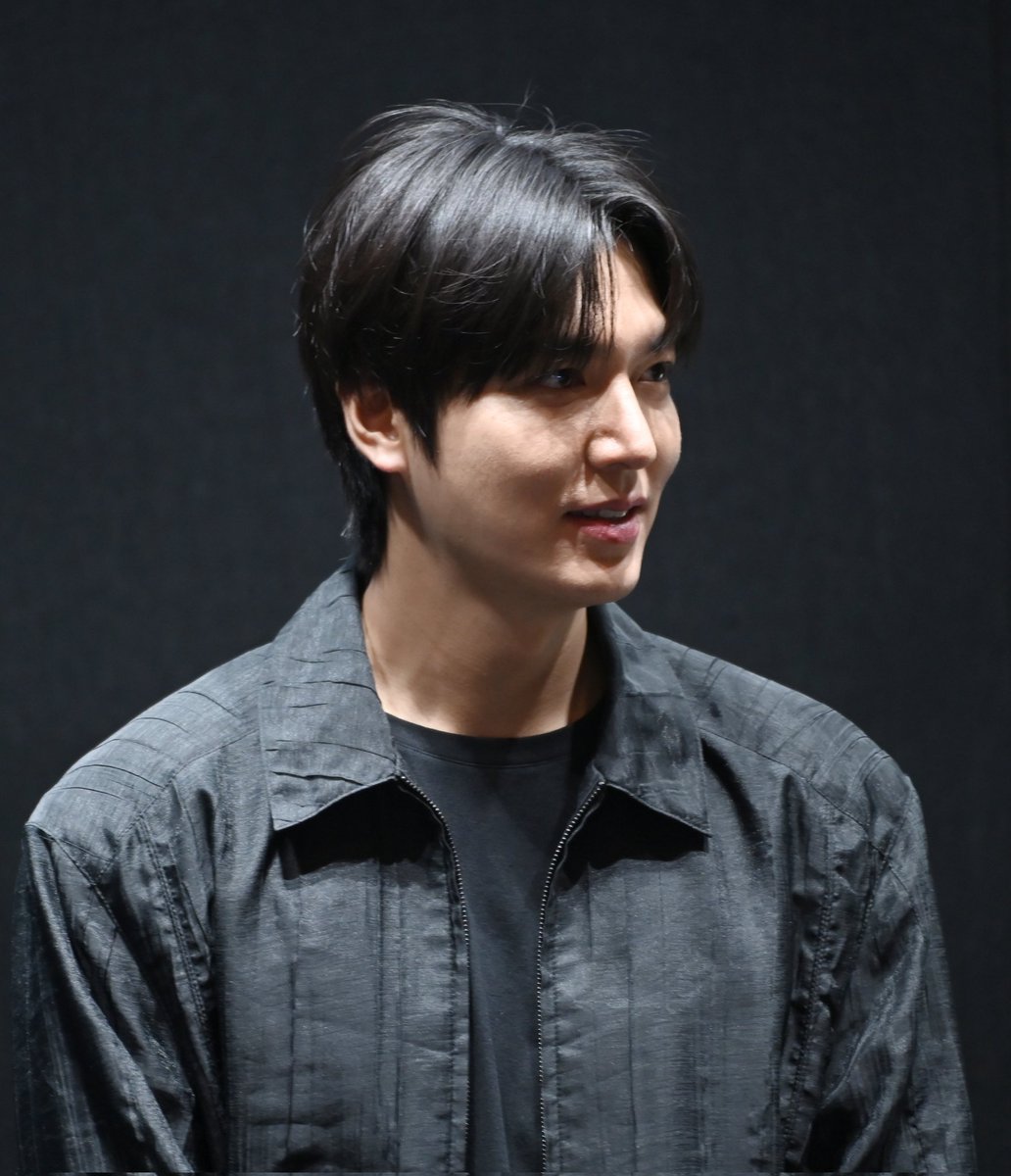 axdv12345's tweet image. 이민호 250726

영화 전지적독자시점 무대인사 3756

#이민호 #전지적독자시점 #무대인사