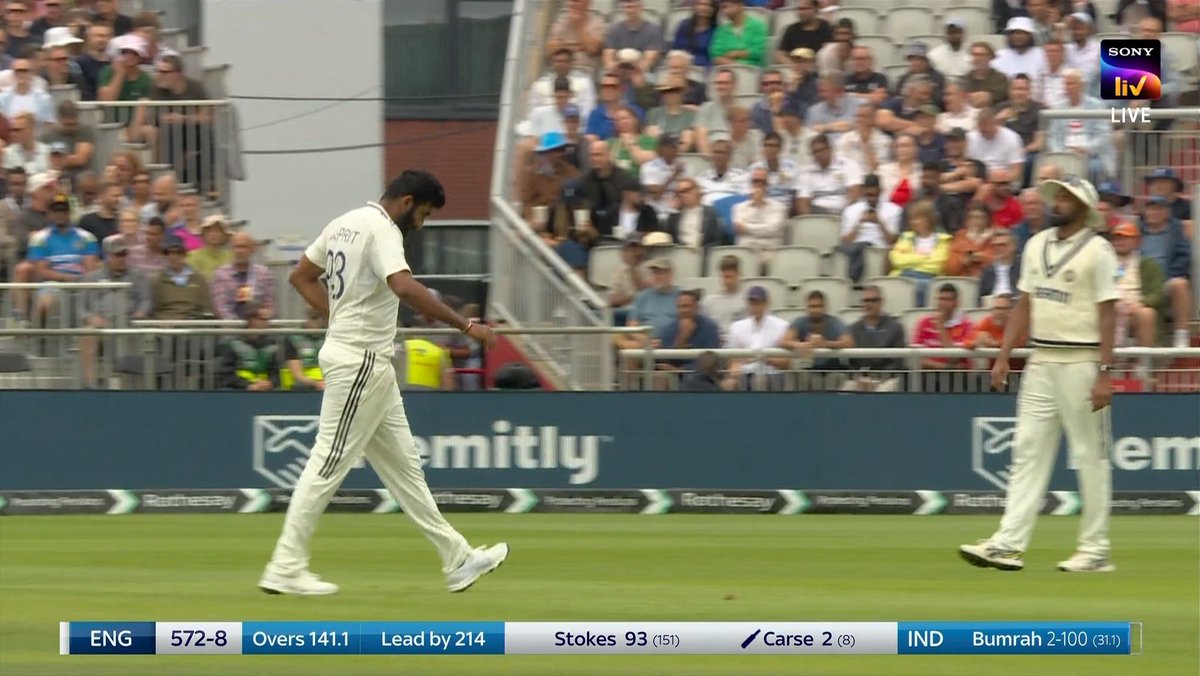 prateek_295's tweet image. Maiden international 100 for Jasprit Bumrah 🔥
(with ball )

#ENGvIND