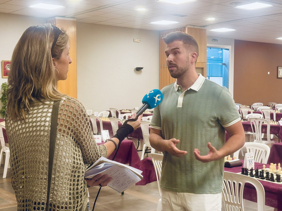 Entrevista de TV EXTREMADURA.
Campeonatos de España de Ajedrez Rápido Sub 8 a Sub 18.
♟️Don Benito (Badajoz) 
♟️26 y 27 de Julio de 2025.
♟️Lugar:  FEVAL - Don Benito. #donbenito #Extremadura #badajoz