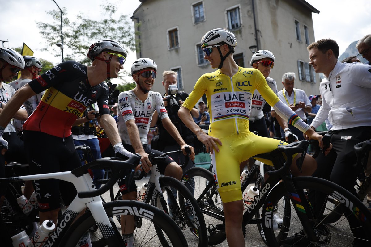 Tablero Deportivo RNE (@tablero_rne) on Twitter photo 🚲 ¡Vigésima etapa del #TDF2025 ! Penúltima de esta edición con la general casi sentenciada
📏Nantua - Pontarlier (184.2 km)
🎙️<a href="/gzalo_/">Gonzalo Da Cuña</a>
🇫🇷 <a href="/danielampuero/">Daniel Ampuero</a>
🏅<a href="/soysamusanchez/">Samuel Sánchez</a>
💻<a href="/lucasgarper/">Lucas García 📻</a>
#TourRTVE26j
🔴DIRECTO <a href="/rne/">Radio Nacional</a> | 💻rtve.es/play/videos/di… 🚲 ¡Vigésima etapa del #TDF2025 ! Penúltima de esta edición con la general casi sentenciada
📏Nantua - Pontarlier (184.2 km)
🎙️<a href="/gzalo_/">Gonzalo Da Cuña</a>
🇫🇷 <a href="/danielampuero/">Daniel Ampuero</a>
🏅<a href="/soysamusanchez/">Samuel Sánchez</a>
💻<a href="/lucasgarper/">Lucas García 📻</a>
#TourRTVE26j
🔴DIRECTO <a href="/rne/">Radio Nacional</a> | 💻rtve.es/play/videos/di…