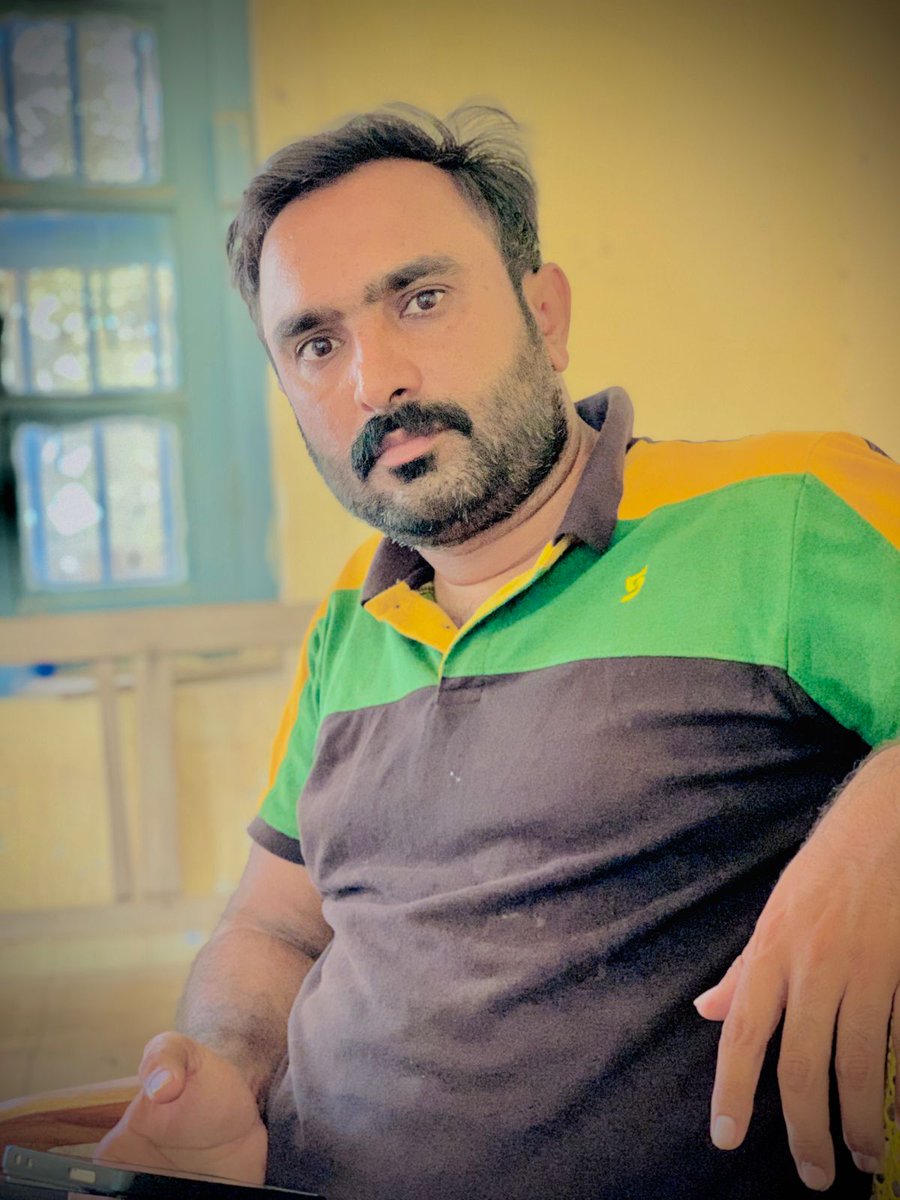 خود کو تھکنے مت دیں ،، 
زندگی کہیں سے بھی شروع ہو سکتی ہے ،،،، 🫠