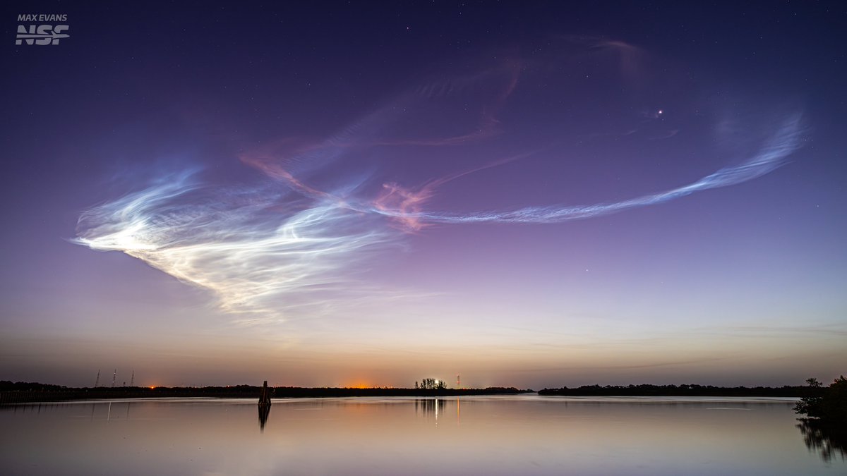 Max Evans (@_mgde_) on Twitter photo Falcon-induced noctilucent clouds greet the Space Coast on this fine Saturday morning, following the launch of the Starlink 10-26 mission less than an hour prior.
📸 - <a href="/NASASpaceflight/">NSF - NASASpaceflight.com</a>
📺 - youtube.com/live/5FLW4qZF_… Falcon-induced noctilucent clouds greet the Space Coast on this fine Saturday morning, following the launch of the Starlink 10-26 mission less than an hour prior.
📸 - <a href="/NASASpaceflight/">NSF - NASASpaceflight.com</a>
📺 - youtube.com/live/5FLW4qZF_…