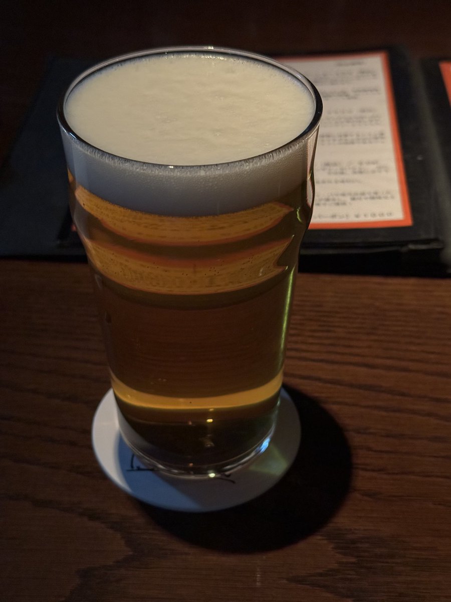 WhiskyRespect's tweet image. 20代から通っているBarで、客人を待っております