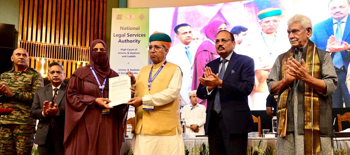 radionews_jammu's tweet image. North Zone Regional Conference of Legal Services Authorities held in #Srinagar, attended by Union Minister @arjunrammeghwal , LG @manojsinha_ & CM @OmarAbdullah . LG highlights key initiatives in J&K for armed forces & legal aid for tribal communities.
@airnewsalerts @diprjk