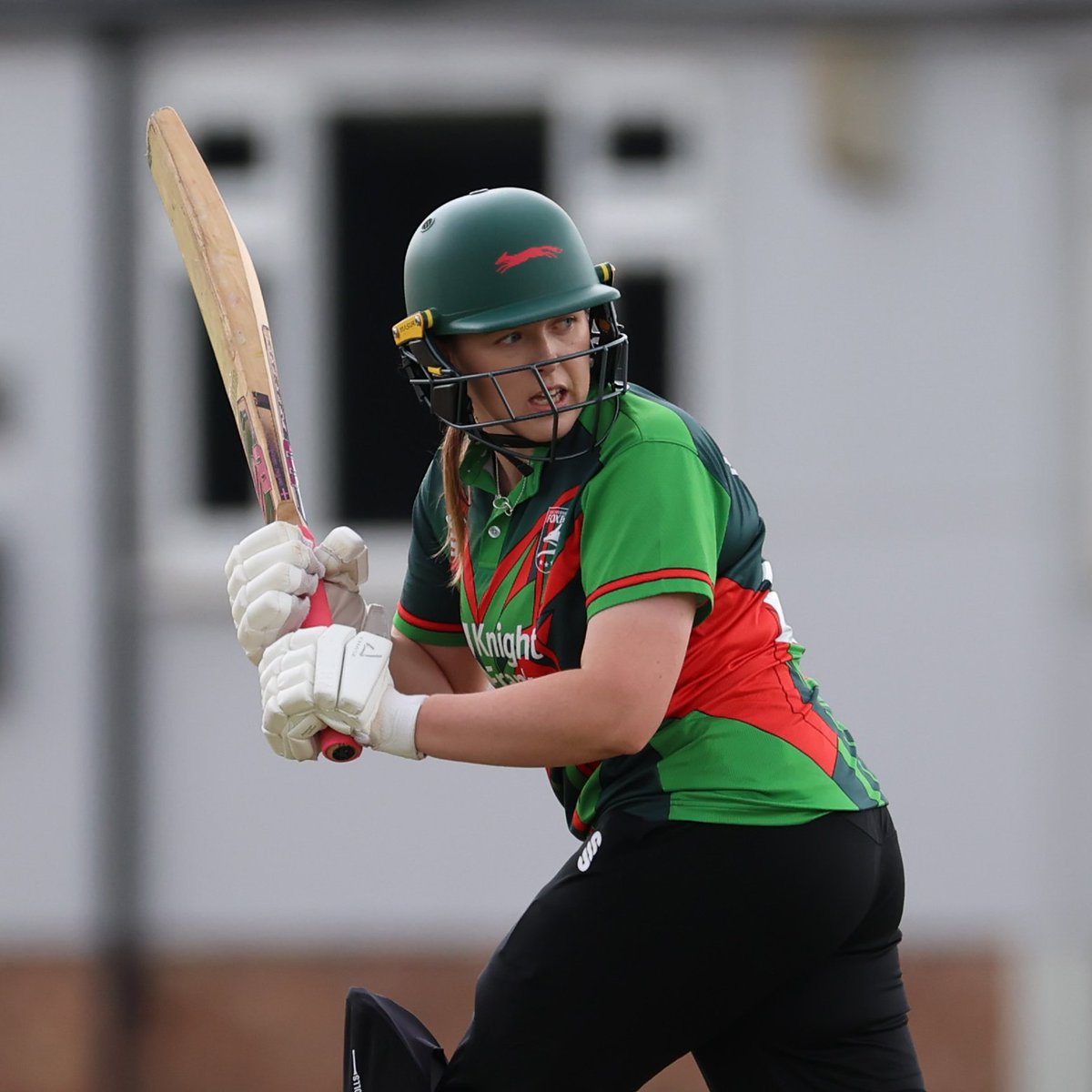 leicswomenccc's tweet image. ๐๐๐ฌ๐๐ก๐ at halfway. โ๏ธ
Sweet (38*) and Hughes (8*) are motoring along following the loss of Brooker for 16. Keep pushing. ๐ซธ
LEI 66/1 (10)
#Foxes๐ฆ