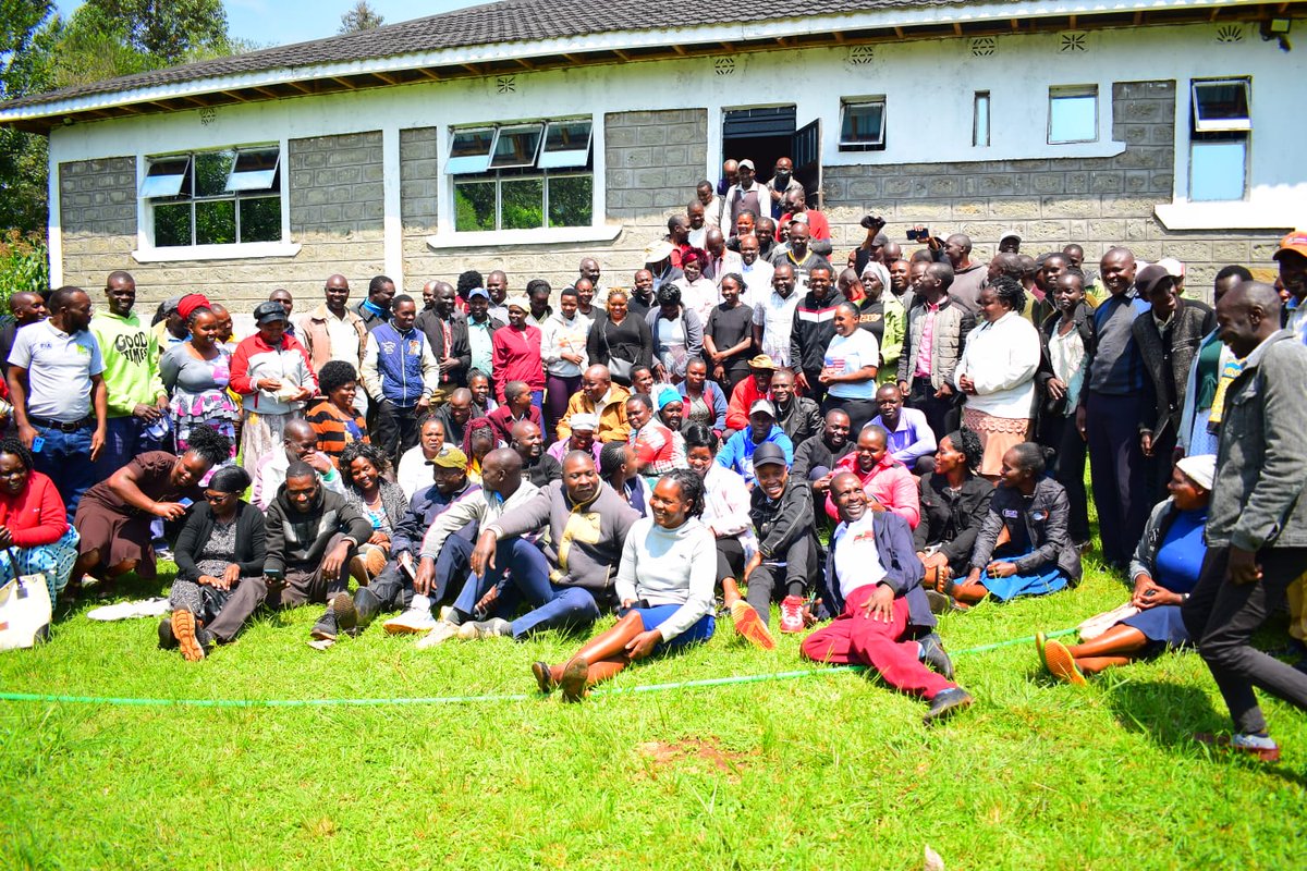 Honcalebamisi's tweet image. This morning, I met more than 200 volunteers, dubbed team renaissance,team Caleb!

These are men and women,young and old, 
 from all 135 polling stations of Saboti constituency. They have offered to volunteer to ,first and foremost, help in delivering bursaries to all need…