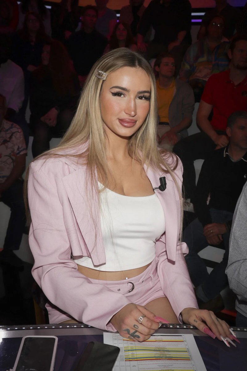 NMalaboeuf's tweet image. Quand Polska apparaît dans l’intro du dernier morceau du rappeur américain Youngboy #ImReady !