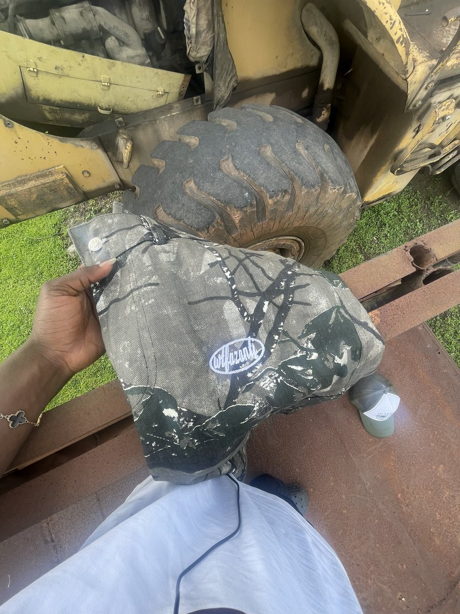 diaryofshaw's tweet image. When should I drop the military jort?