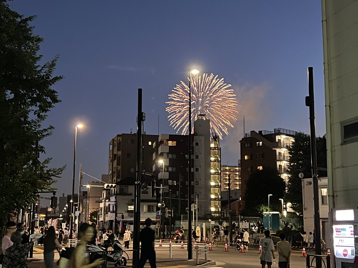 TAKilleeerrr's tweet image. 今夜も下町は花火。