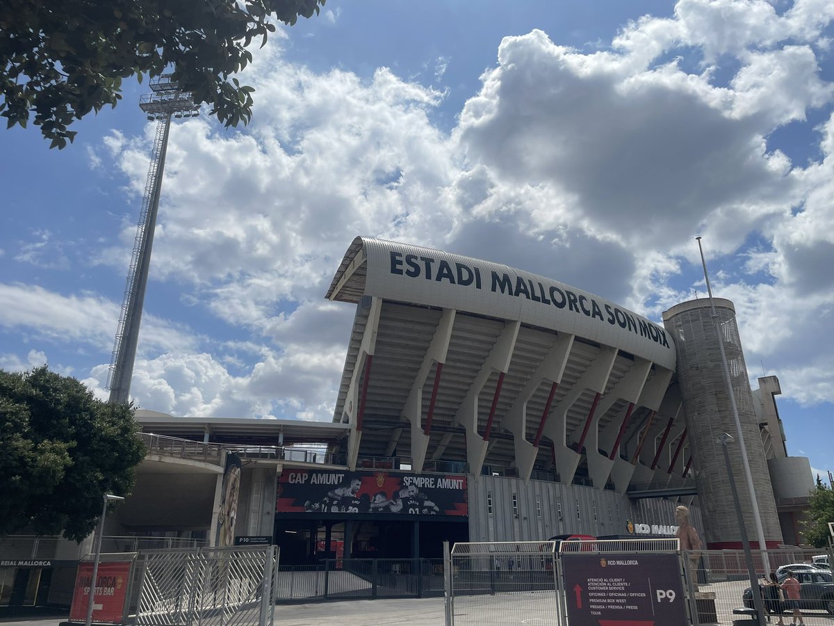 LouisMend's tweet image. Name el football ground